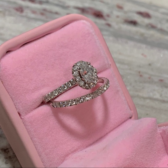 SOLD ✨ Neil Lane wedding Ring Set - Picture 5 of 5